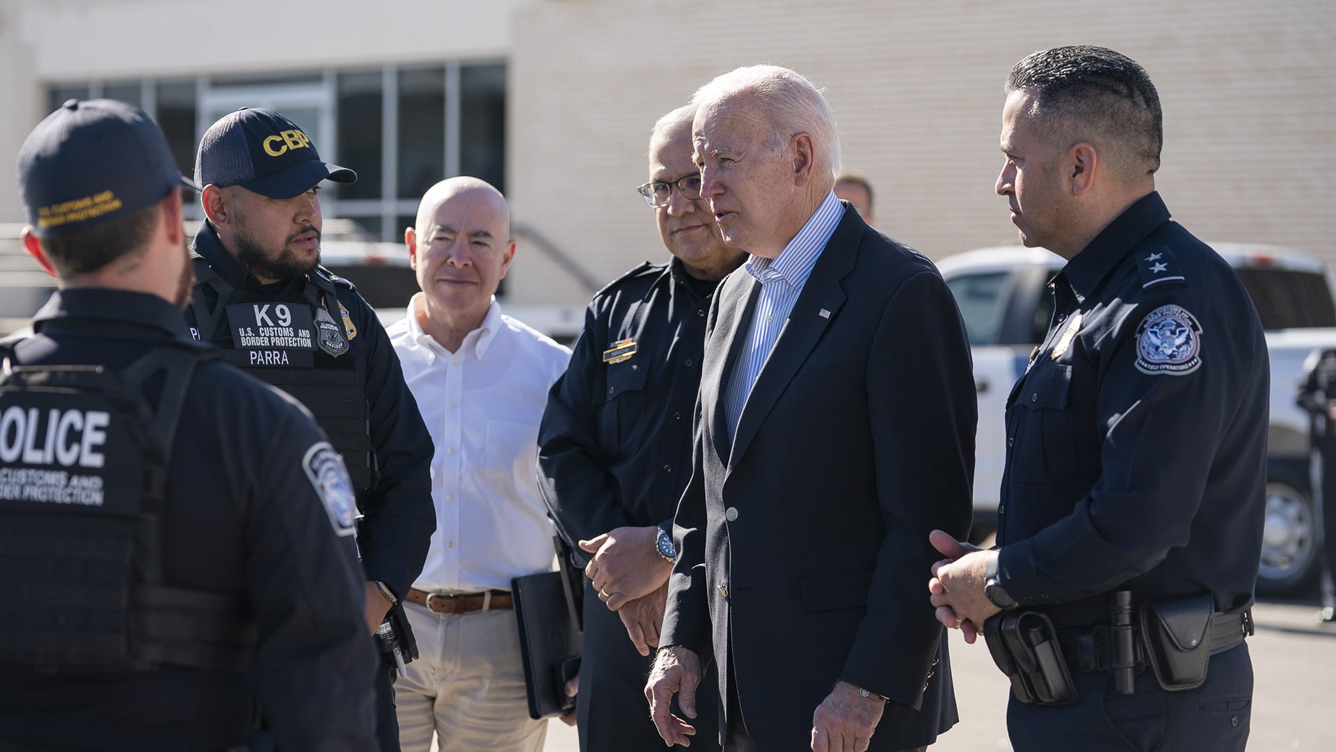 El Paso, Texas (January 8, 2023) Joe Biden receives a security briefing from US Customs and Border Protection Officers at the Bridge of the Americas Port of Entry in El Paso, Texas. Homeland Security Secretary Alejandro Mayorkas accompanied Biden during his visit to the US and Mexico border. (DHS photo by Tia Dufour)